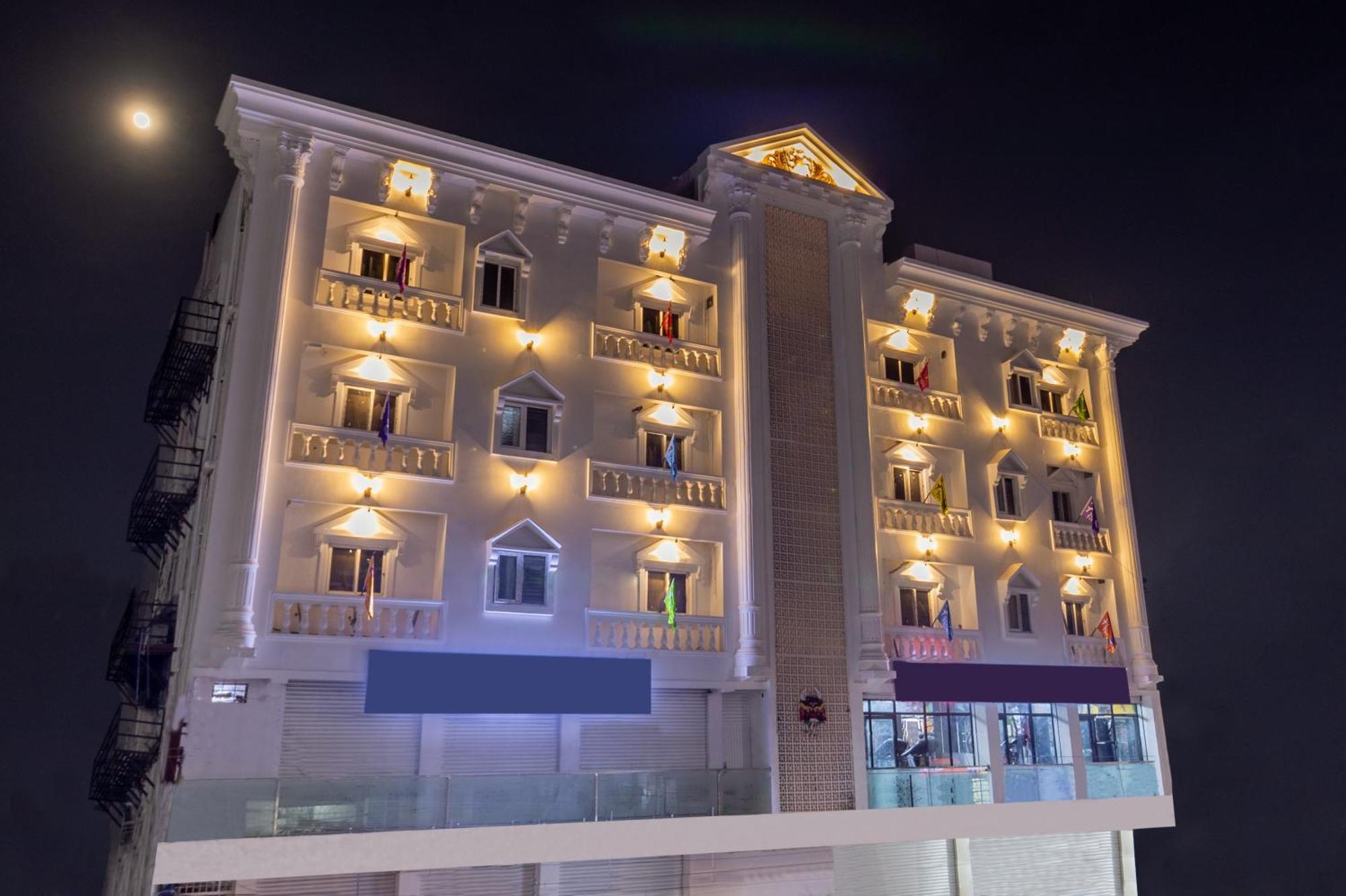 Treebo Seventh Heaven Kukatpally ไฮเดอราบัด ภายนอก รูปภาพ