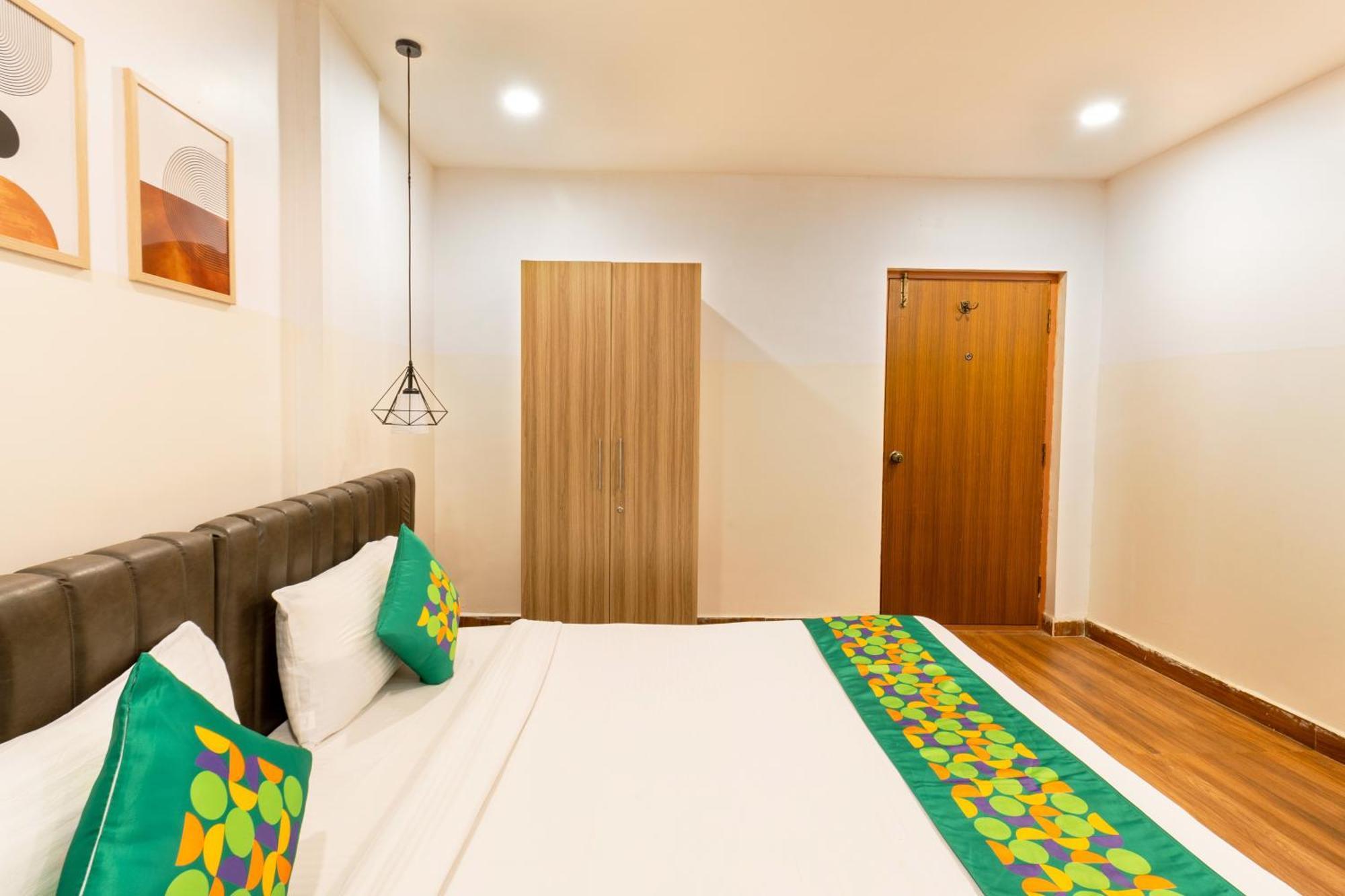 Treebo Seventh Heaven Kukatpally ไฮเดอราบัด ภายนอก รูปภาพ